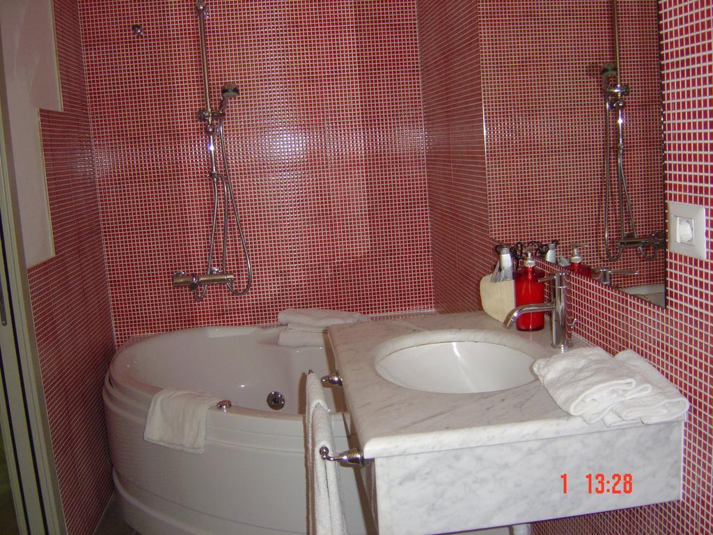 Bcomfort Hotel Cagliari Bilik gambar